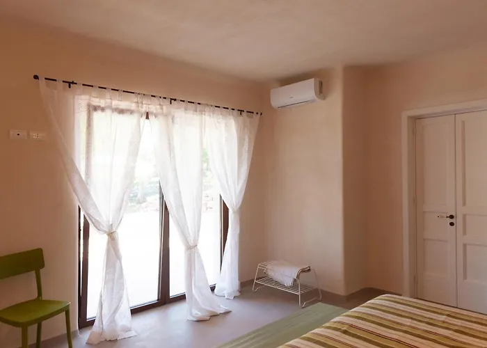 펜션 Lamia Nova 오스투니